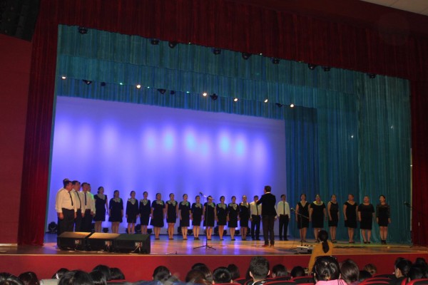 Нийслэлийн тусгай сургуулиуд урлагаар өрсөлдлөө